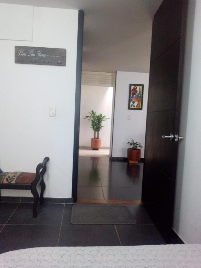 Alojamiento "Como En Casa" Cerca Al Aeropuerto!! Bogotá Exteriér fotografie